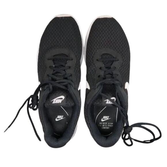 Nike Shoes Womens 9 Athletic Trainers Tanjun Sneakers Black White Casual Active - Picture 2 of 13